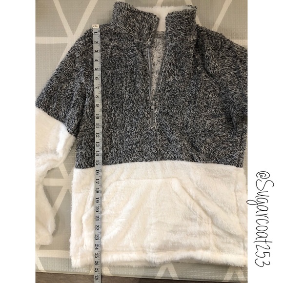 •No Brand• Gray & White Fuzzy Pullover Sherpa - Picture 4 of 4